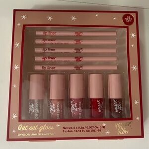 Holler and Glow Get Set Gloss Set